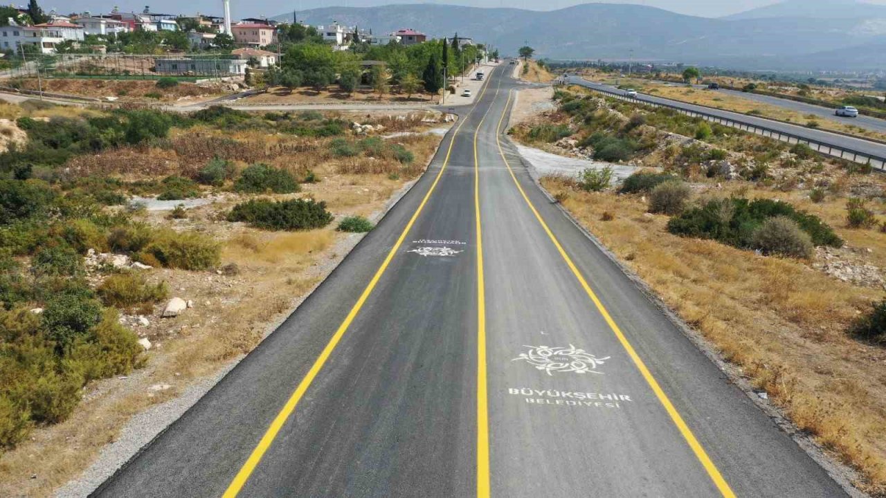 Denizköy Mahallesi sıcak asfalta kavuştu, cadde araç trafiğine açıldı