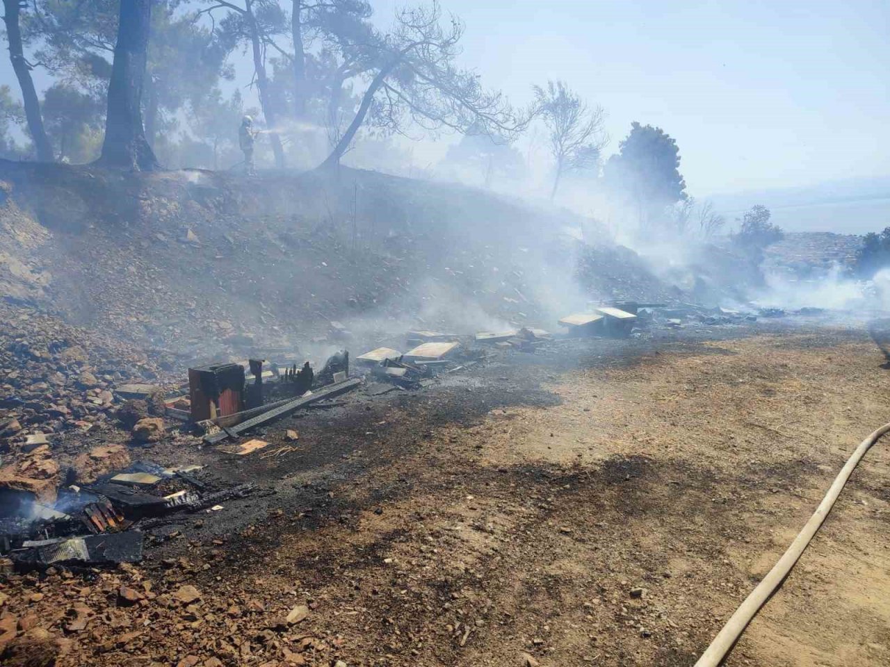 Kaz Dağları’nda çıkan yangın ormancıların hızlı müdahalesiyle söndürüldü