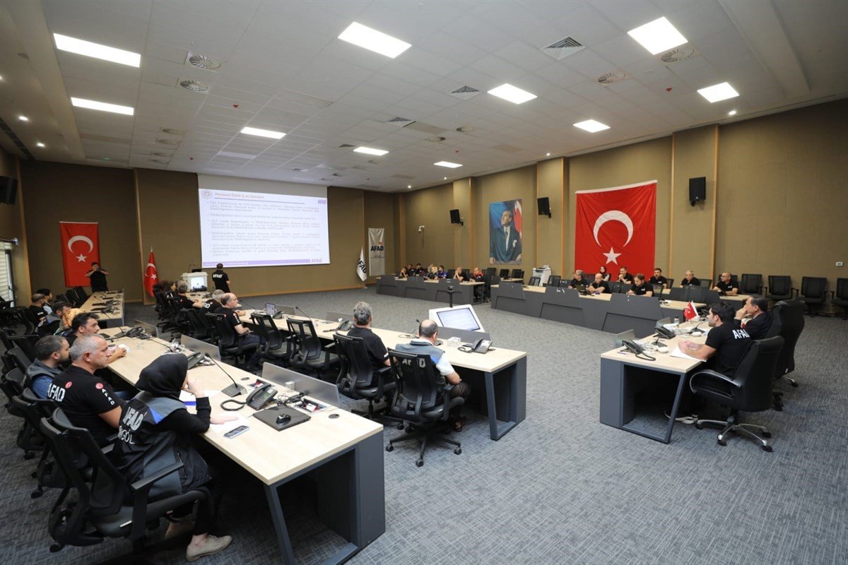 Bingöl Valisi Usta, “Afet ve deprem gerçeğiyle yüzleşmemiz lazım”