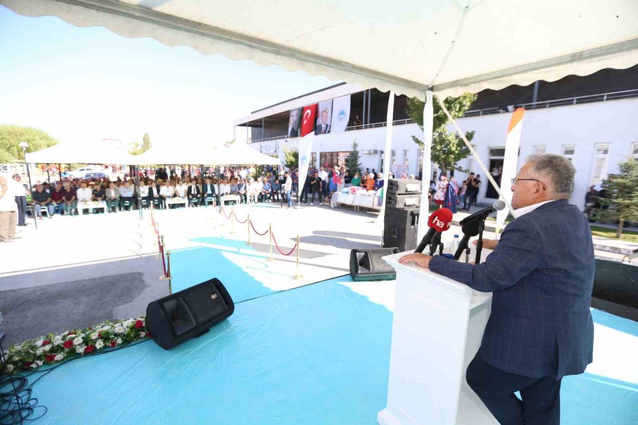 Başkan Büyükkılıç, Yeşilhisar Yüzme Havuzu’nun açılışını yaptı