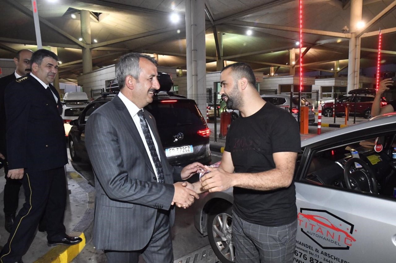 Vali Sezer Selimiye Camii’ni inceledi