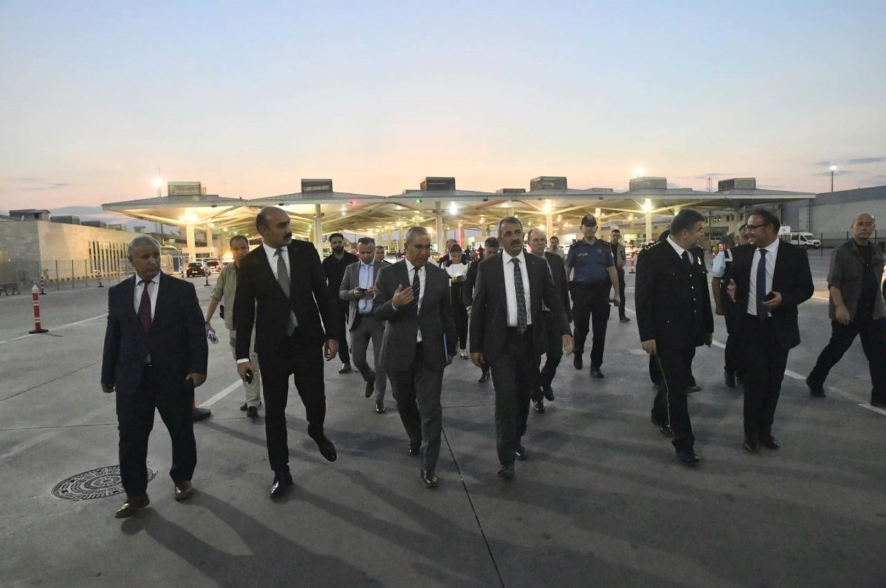 Vali Sezer Selimiye Camii’ni inceledi