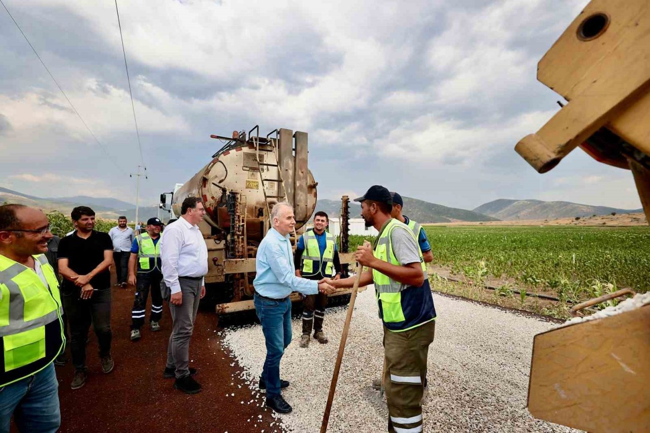 Başkan Zolan baba ocağında hemşehrileriyle kucaklaştı