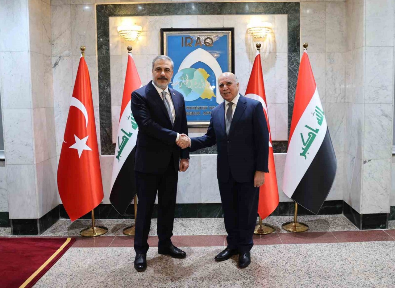 Dışişleri Bakanı Fidan, Irak Başbakan Yardımcısı ve Dışişleri Bakanı Fuad Hüseyin ile bir araya geldi