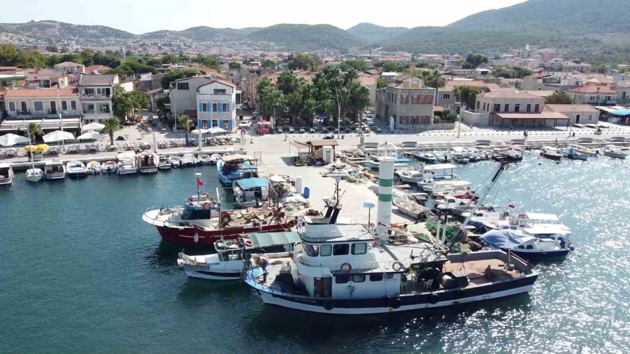 Balıkçılar av yasağının biteceği günü iple çekiyor