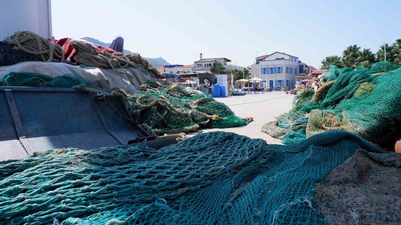 Balıkçılar av yasağının biteceği günü iple çekiyor