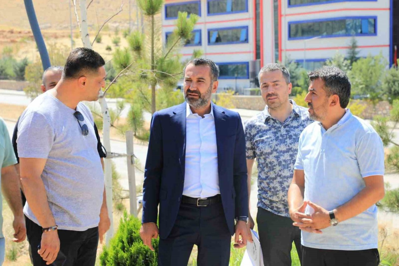 Başkan Şerifoğulları; “İlk günkü aşkla çalışıyor ve şehrimizin her köşesine hizmet götürmeye devam ediyoruz”