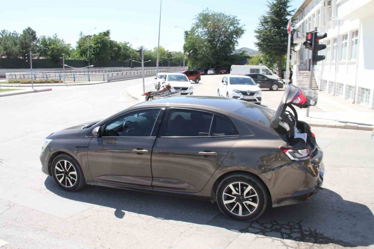 Elazığ’da zincirleme trafik kazası: 3 yaralı