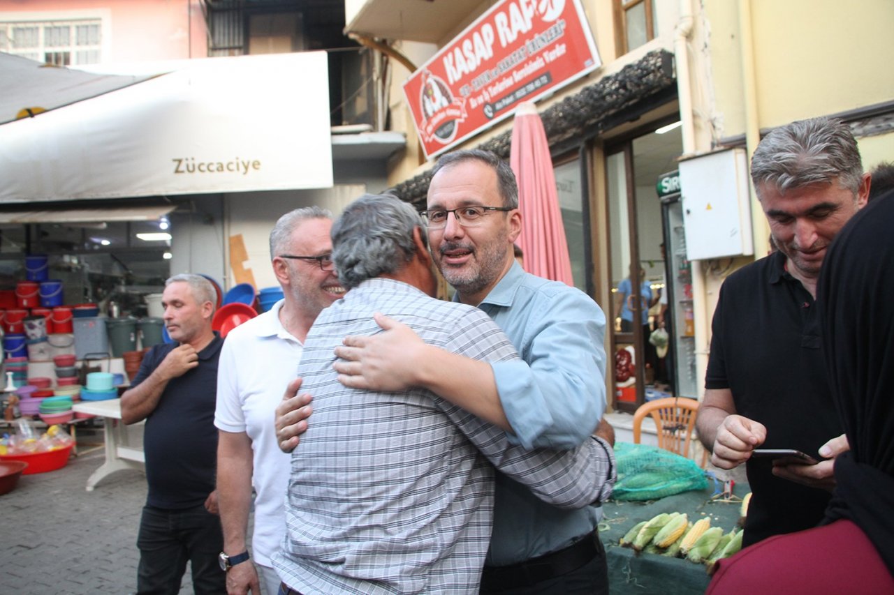 Eski Bakan Kasapoğlu memleketi Kula’yı ziyaret etti