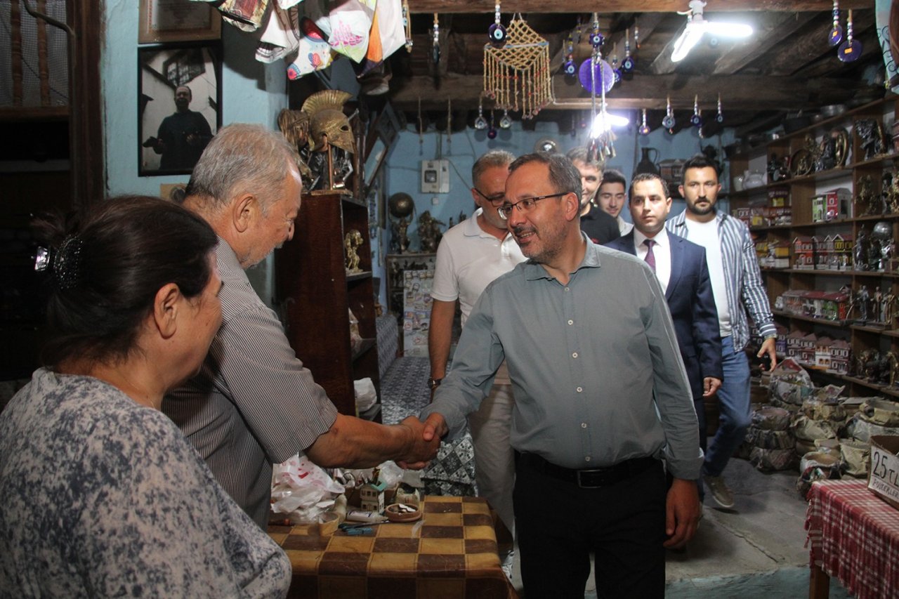 Eski Bakan Kasapoğlu memleketi Kula’yı ziyaret etti