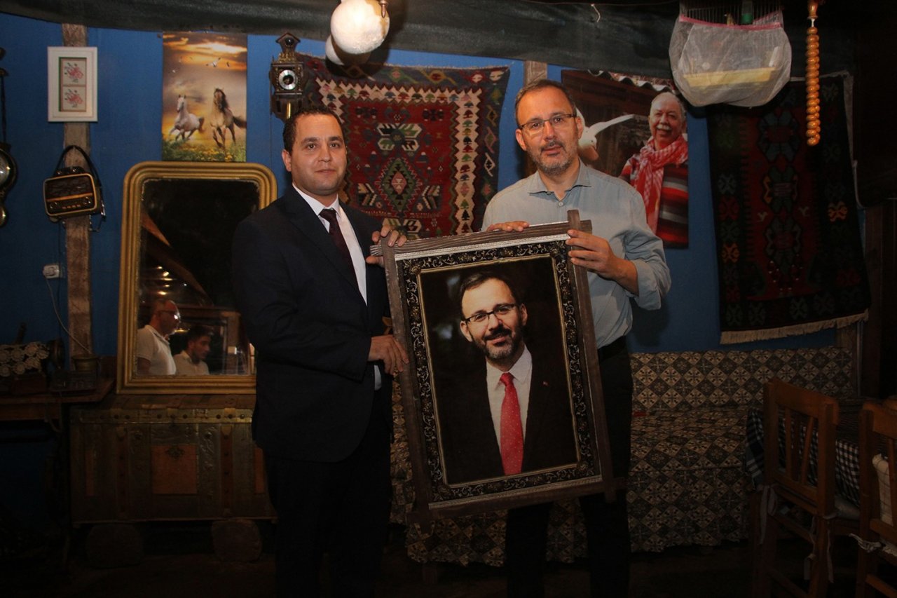 Eski Bakan Kasapoğlu memleketi Kula’yı ziyaret etti