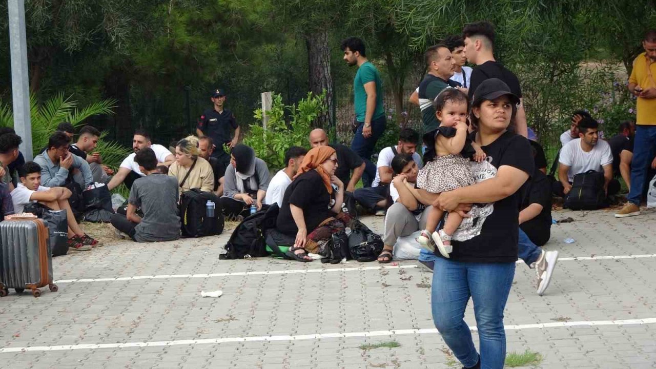 İtalya’ya gitmeye çalışan 270 göçmen Manavgat’ta tekneye binmeden yakalandı