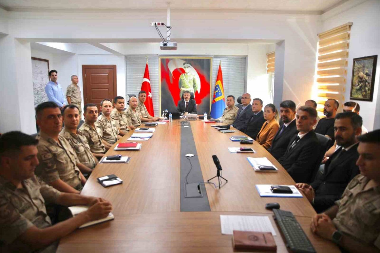 Vali Çelik: "Halkın huzur ve güvenliği önceliğimiz"