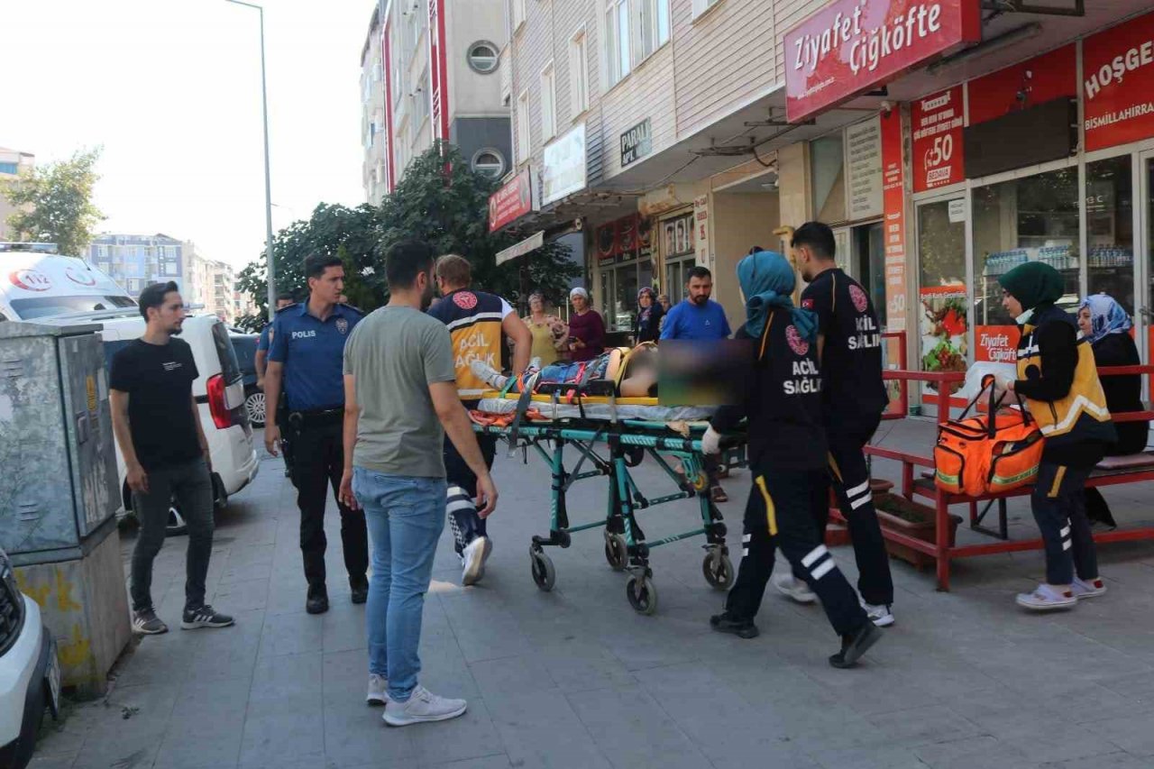 Birinci kattan atlayan genç kız yaralandı