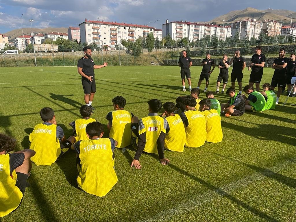 Antrenör Eğitim Programları Sürüyor