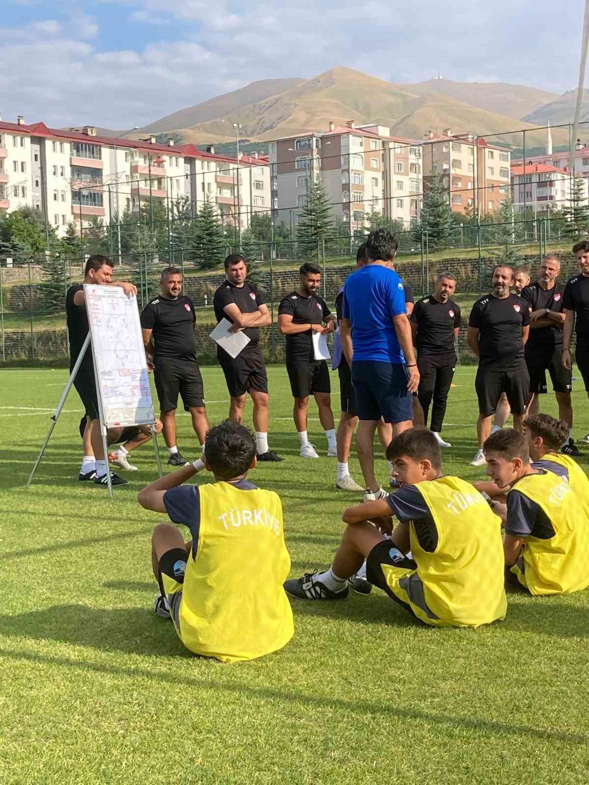 Antrenör Eğitim Programları Sürüyor