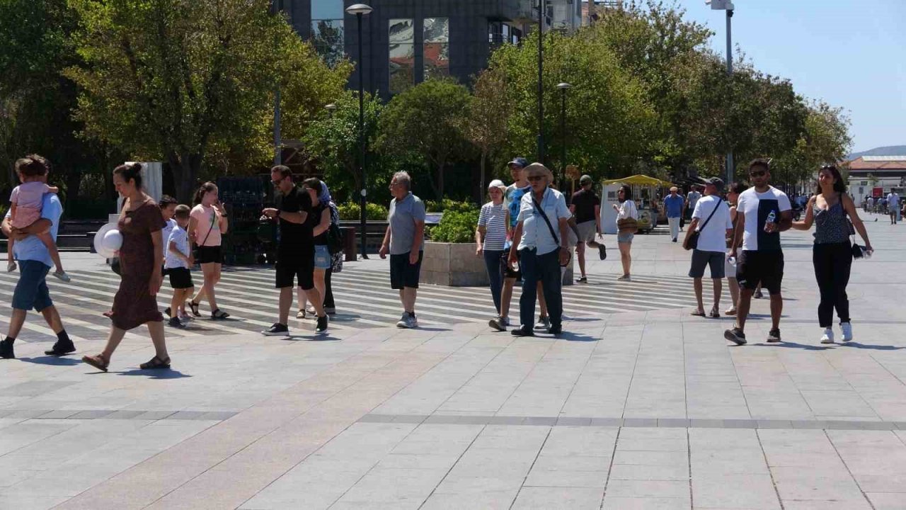 Prof. Dr. Alper Şener: Eylül ayında vaka sayılarında artış olabilir