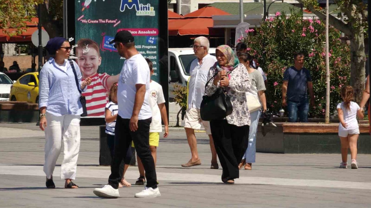 Prof. Dr. Alper Şener: Eylül ayında vaka sayılarında artış olabilir