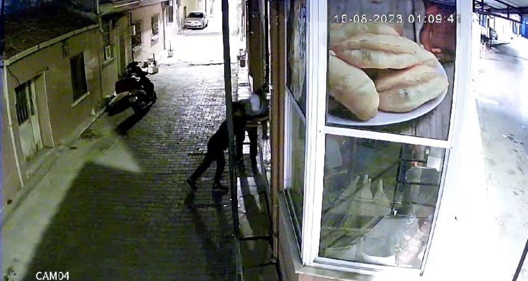 İzmir’de bir gecede 3 iş yerini soydular, serbest kaldılar