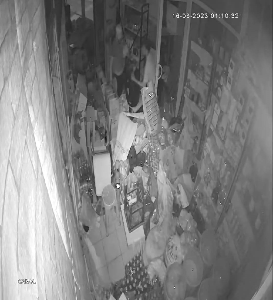 İzmir’de bir gecede 3 iş yerini soydular, serbest kaldılar
