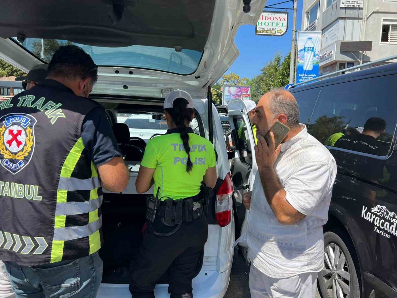 Kadıköy’de emniyet kemeri takmayan taksi şoförlerine ceza yağdı