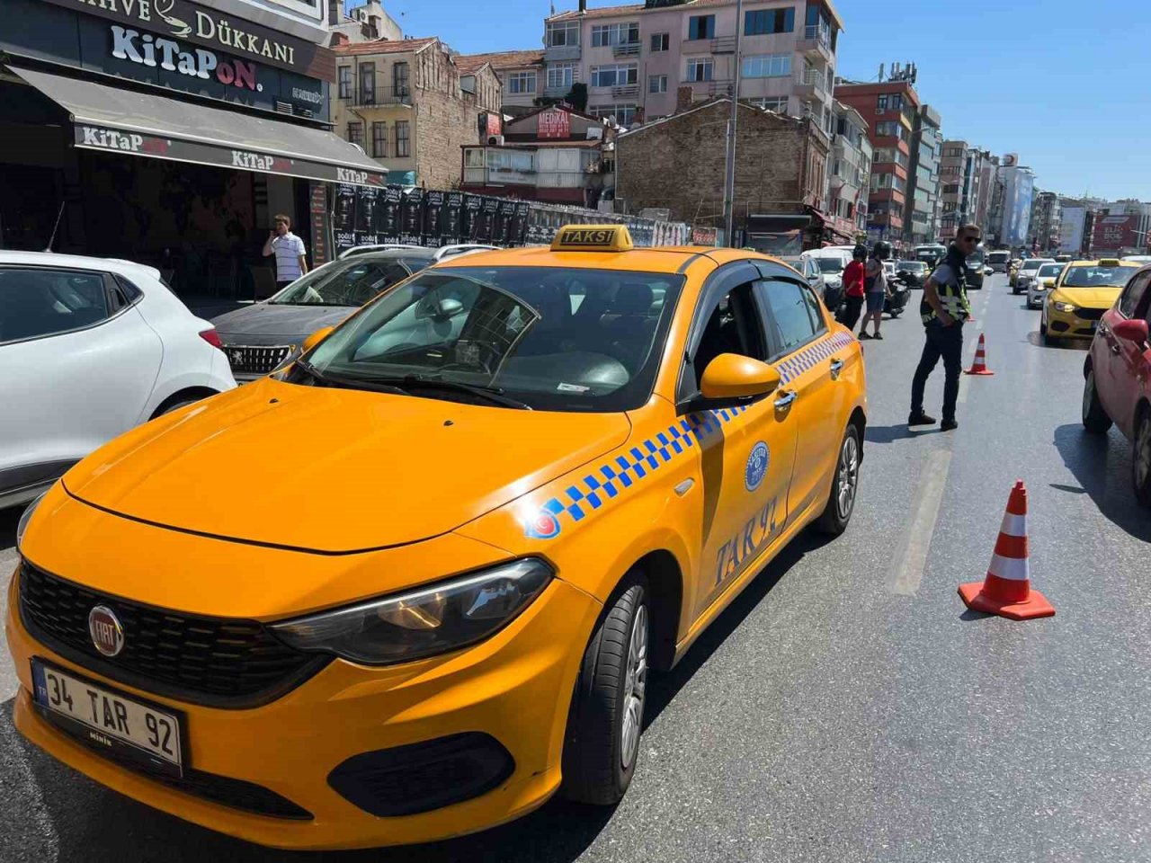 Kadıköy’de emniyet kemeri takmayan taksi şoförlerine ceza yağdı