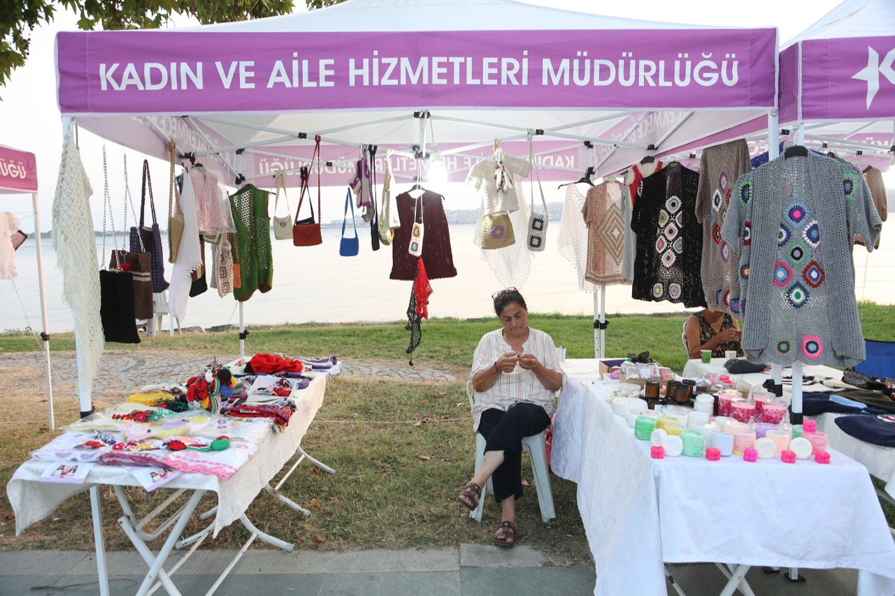 Küçükçekmece Belediyesi Kadın Emeği Pazarı Göl kenarında vatandaşlarla buluşuyor