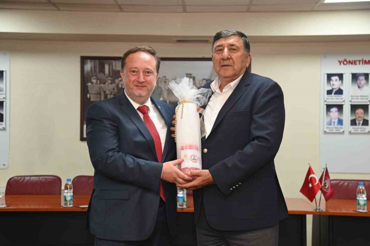 Balıkesir protokolü Kurtdereli yağlı güreşlerine davet edildi