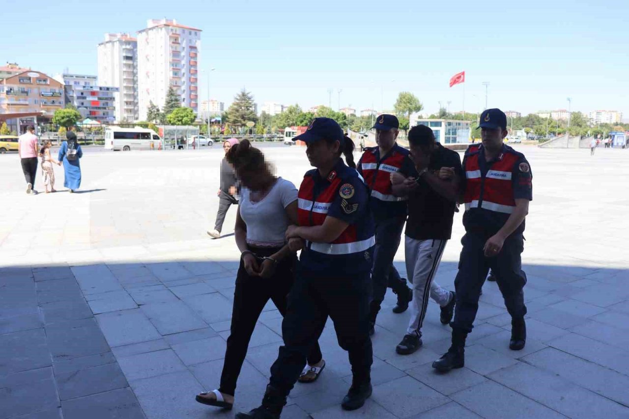 Baltalı hırsız önce fotokapana, ardından jandarmaya yakalandı