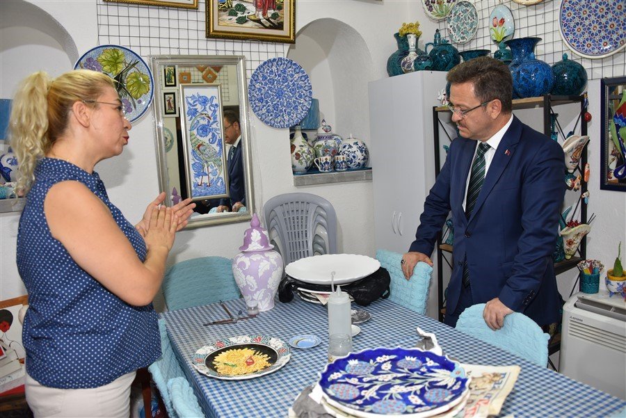 Vali Ünlü, tarihi Kurşunlu Hanı gezdi