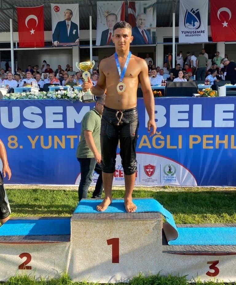 Güreşçilerin olduğu otomobil kaza yaptı: 4 ölü 1 ağır yaralı