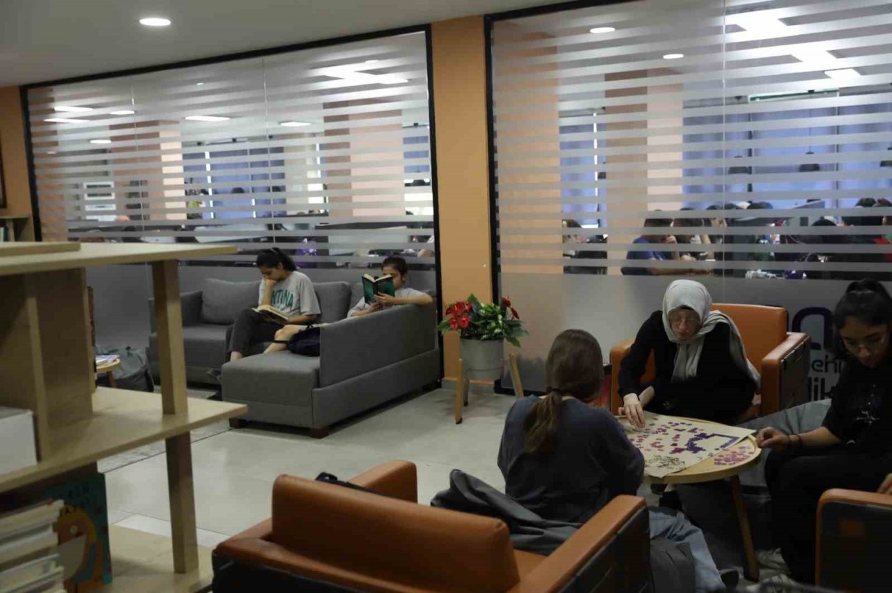 Gençlik merkezinden kitapseverleri sevindiren haber