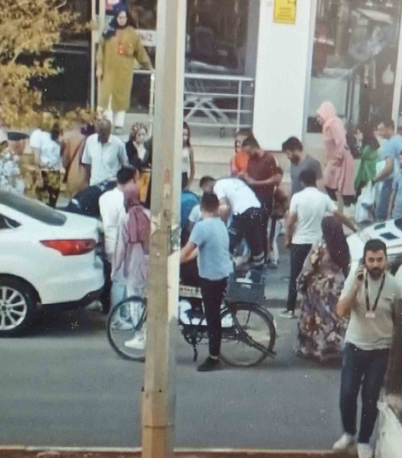 Mardin’de bir kadın sıcak hava nedeniyle sokakta baygınlık geçirdi