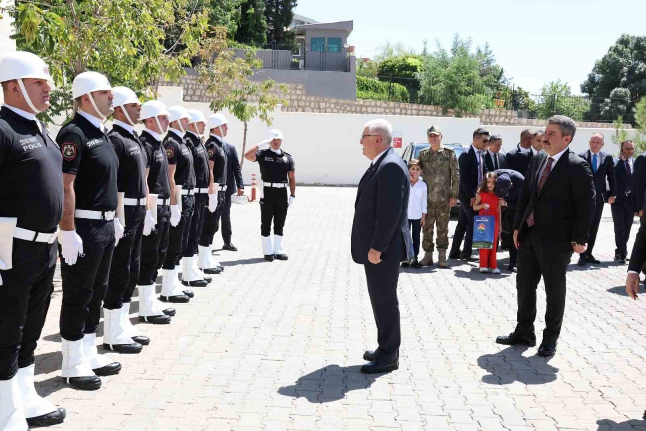 Bakan Güler, Şırnak’taki ziyaretlerine devam ediyor