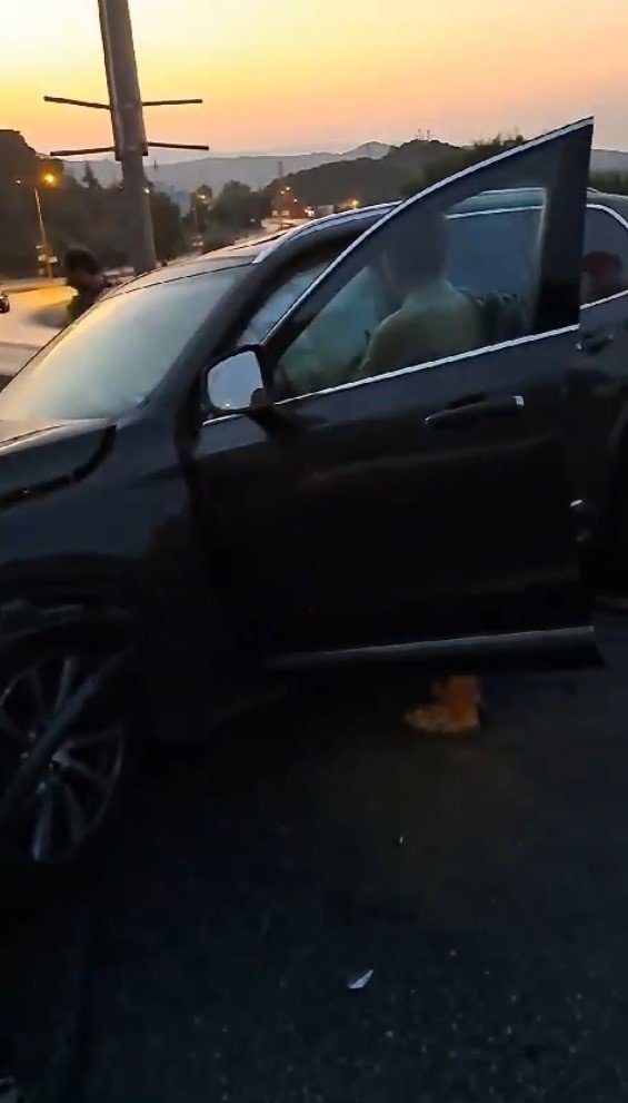 Ünlü oyuncu Olgun Şimşek trafik kazası geçirdi