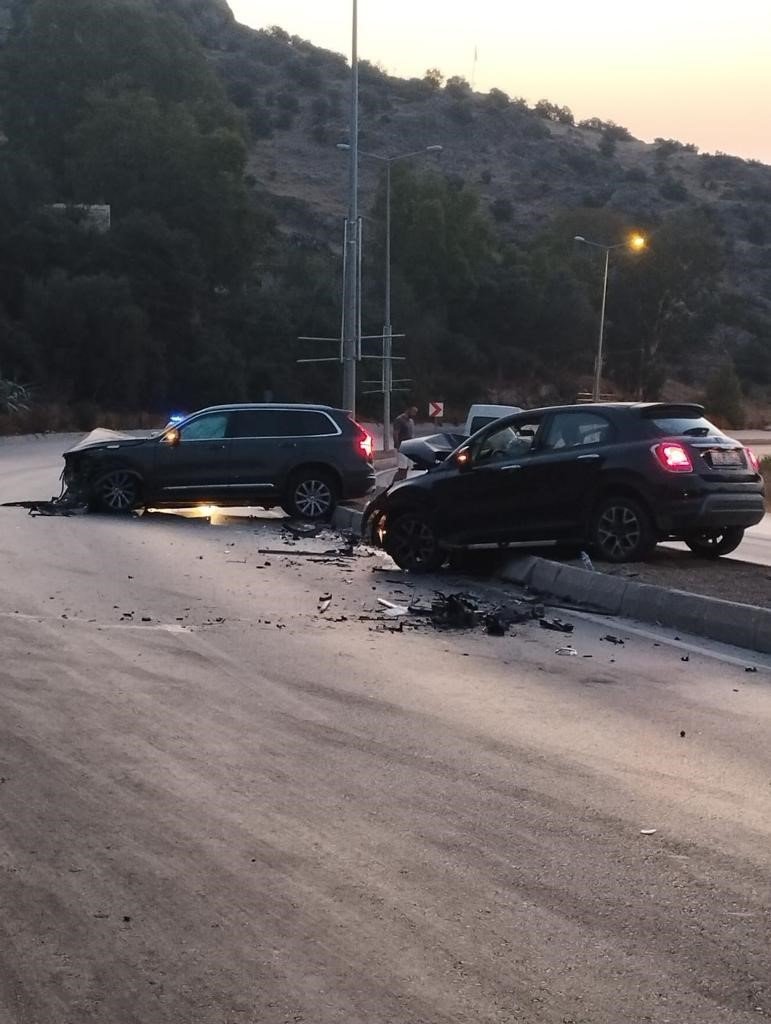 Ünlü oyuncu Olgun Şimşek trafik kazası geçirdi