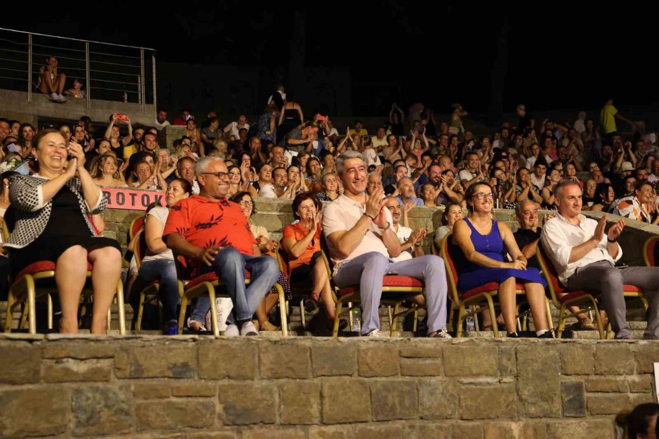 Marmaris Amfi Tiyatro özel çocuklara ev sahipliği yaptı