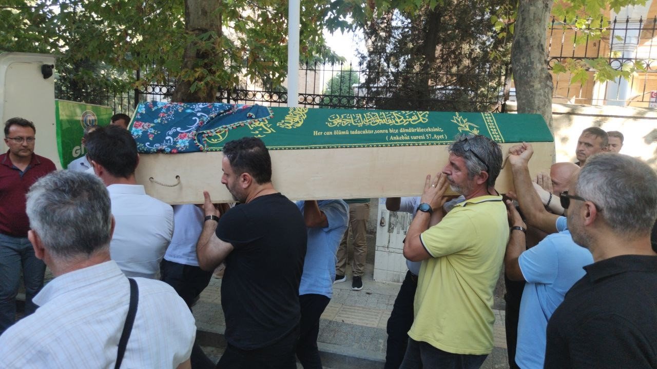 Tekirdağ’da feci kazada ölen anne ve bebeği toprağa verildi