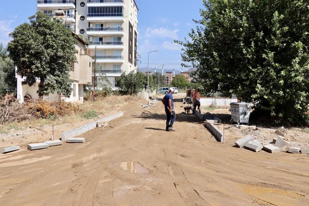 Nazilli Belediyesi Yeşil Mahalle’de yol çalışması başlattı