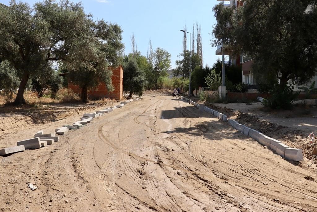 Nazilli Belediyesi Yeşil Mahalle’de yol çalışması başlattı