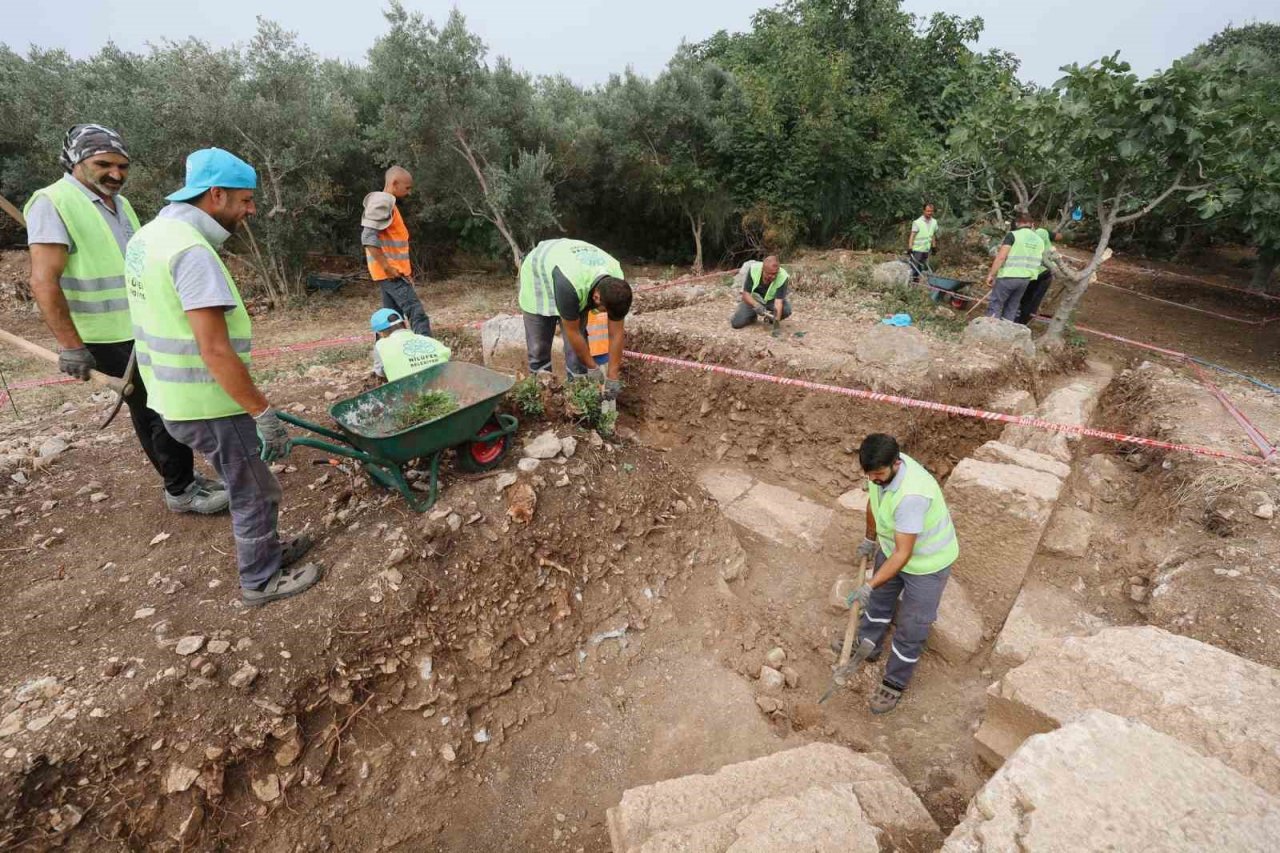Gölyazı’nın antik dokusu gün yüzüne çıkıyor