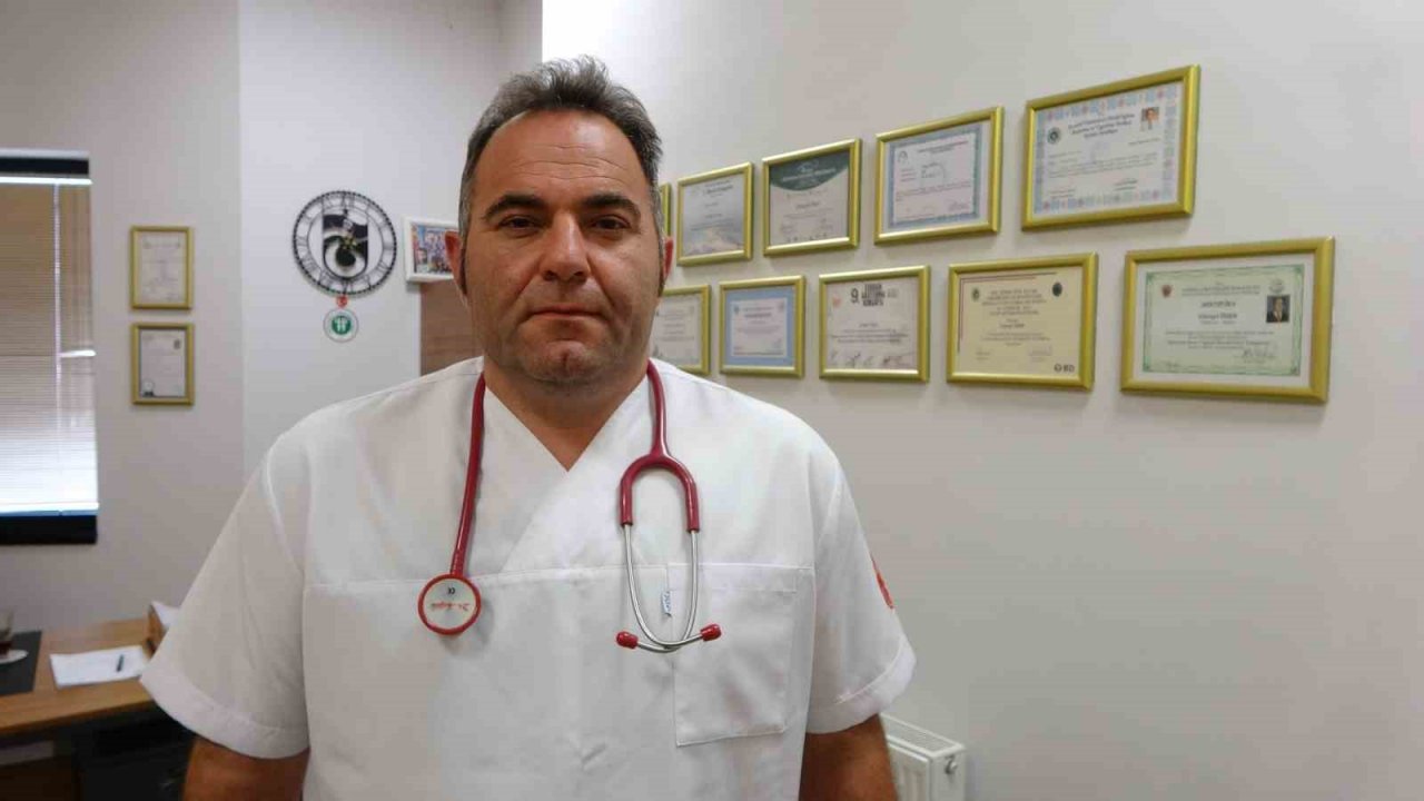 Otlamaya çıkıp, küflenmiş kuru ekmek yiyen inekler çatlayıp telef oldu