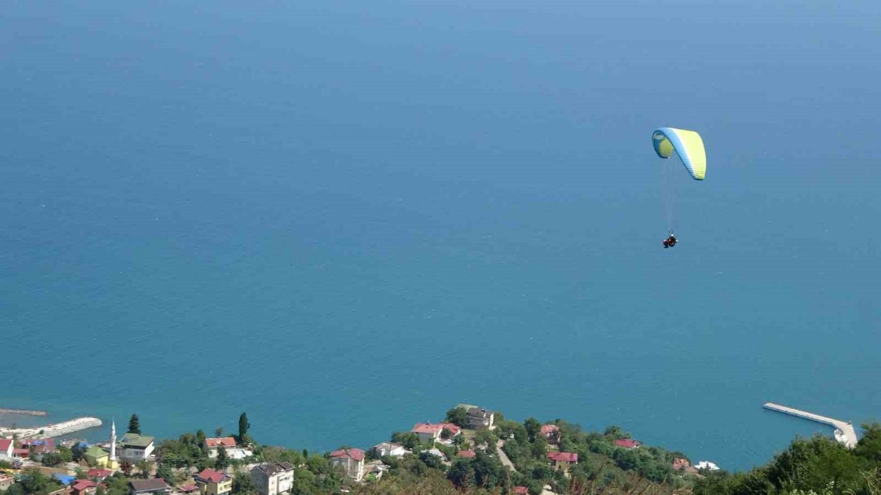 Yamaç paraşütü tutkunları Ordu’da buluşuyor