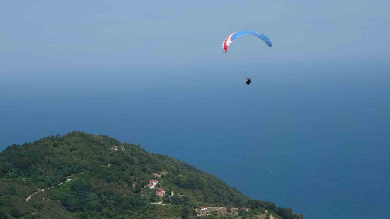 Yamaç paraşütü tutkunları Ordu’da buluşuyor