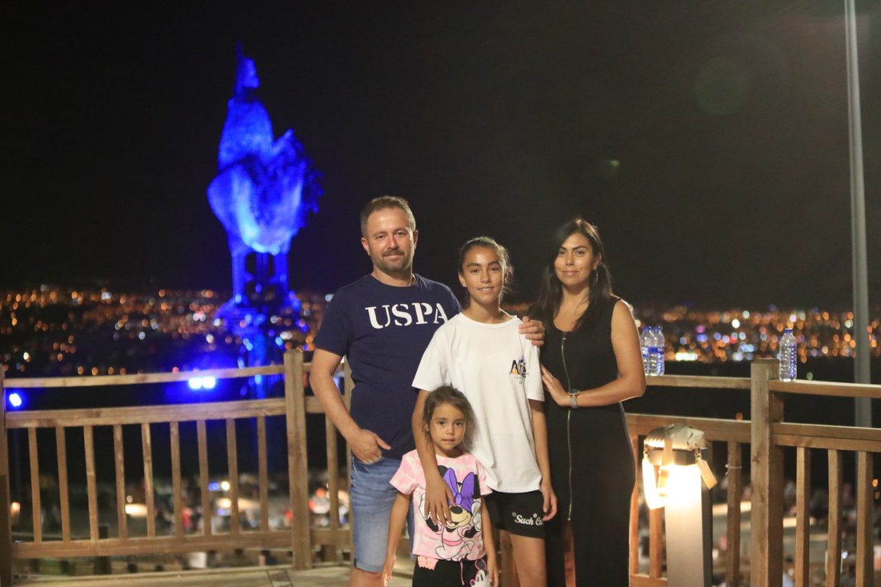 Sıcak havalarda Seyir Tepesi Denizlili vatandaşın gözde yeri oldu