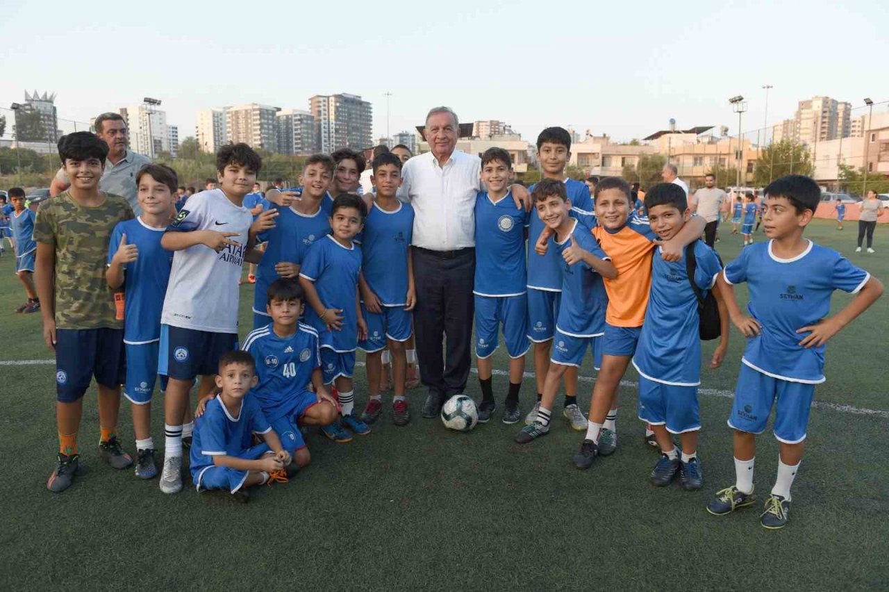 Seyhan Belediye Başkanı geleceğin yıldızlarıyla buluştu