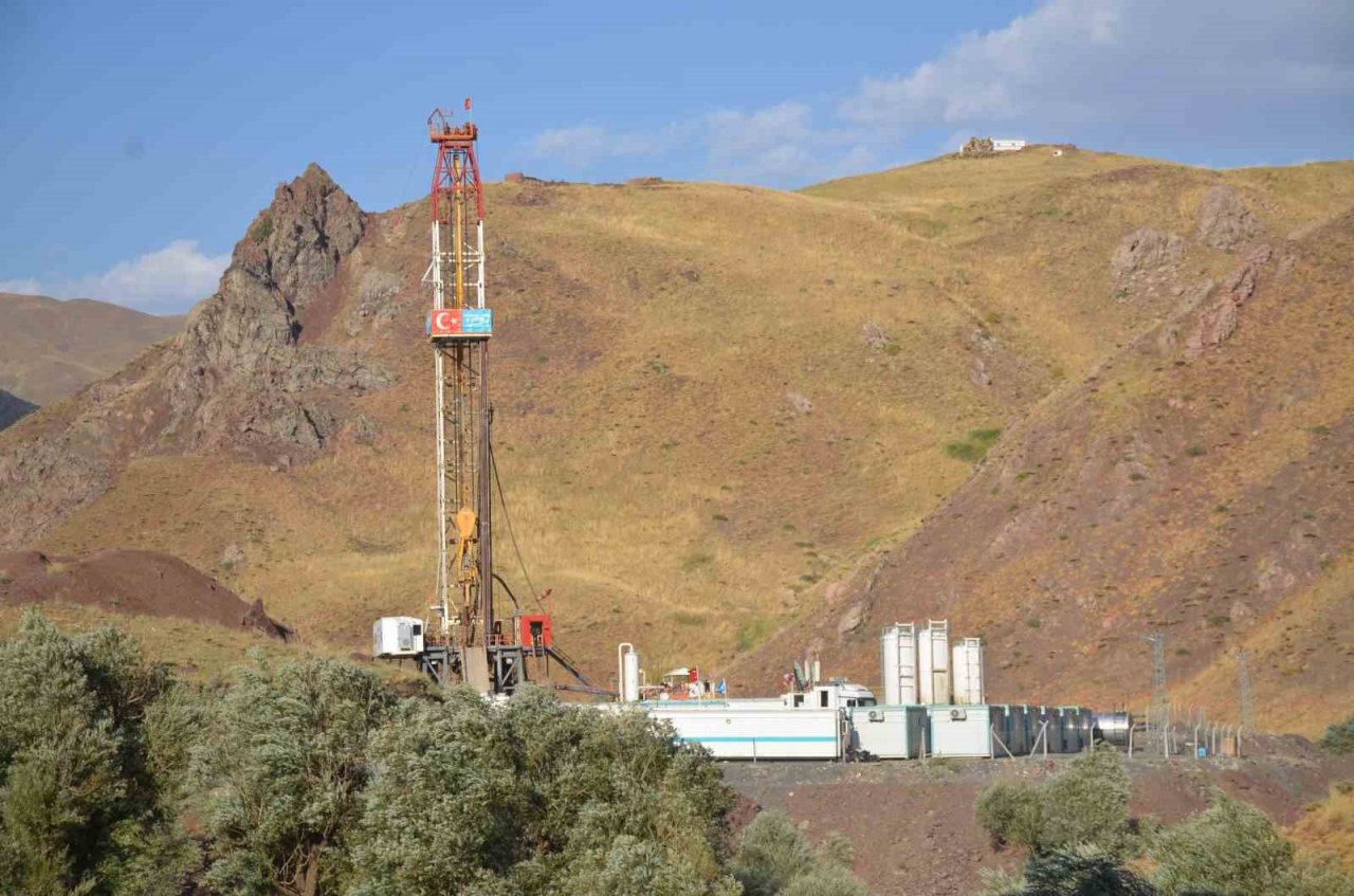 Gabar ve Cudi Dağlarından sonra Kato Dağı ve Faraşin Yaylası’nda petrol arama çalışması başladı