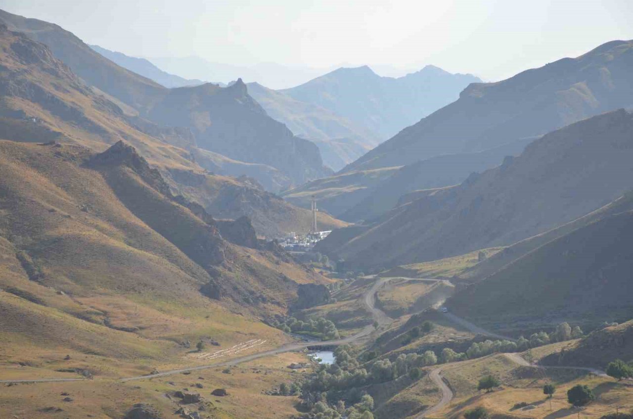 Gabar ve Cudi Dağlarından sonra Kato Dağı ve Faraşin Yaylası’nda petrol arama çalışması başladı