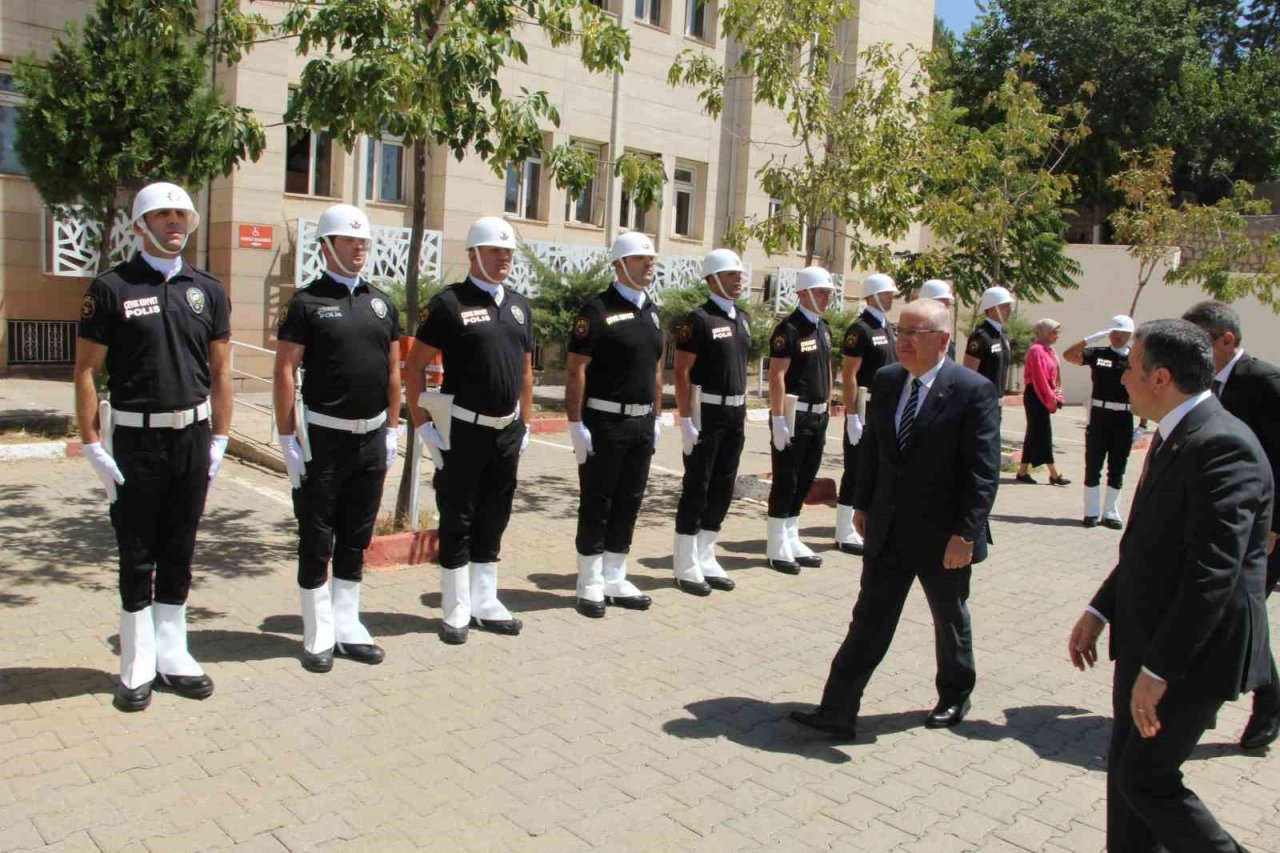 Bakan Güler: “Kıbrıs’ta meydana gelen son olaylarla ilgili Kuzey Kıbrıs Türk Cumhuriyeti makamlarının haklı tepkisini tamamıyla destekliyoruz”