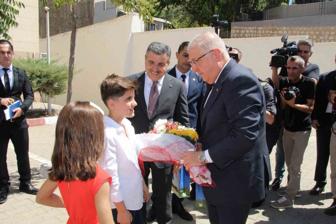 Bakan Güler: “Kıbrıs’ta meydana gelen son olaylarla ilgili Kuzey Kıbrıs Türk Cumhuriyeti makamlarının haklı tepkisini tamamıyla destekliyoruz”